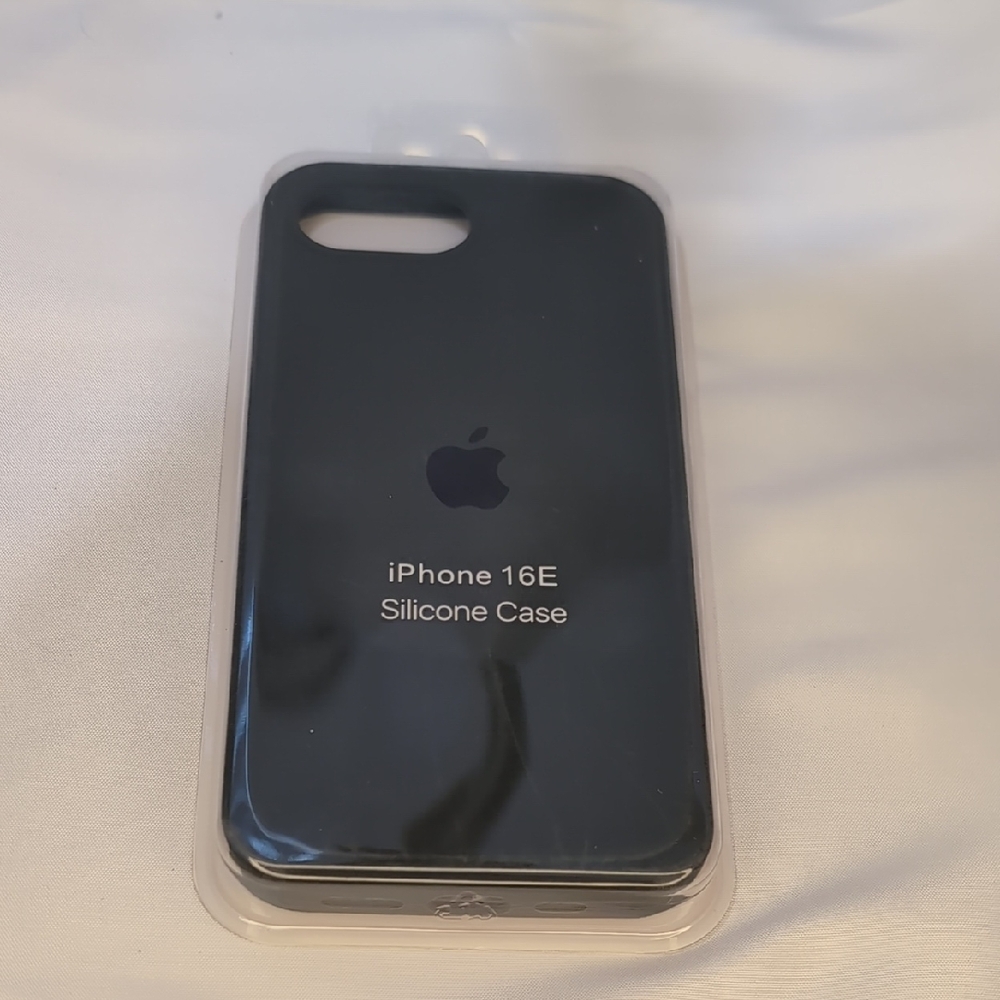 Apple iPhone 16E Midnight Silicone Case